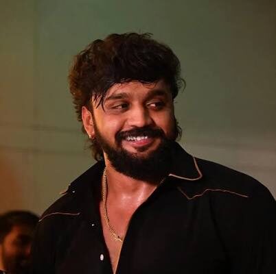 High Value Cash Deal Shock High Court Lawyer Files Complaint with ED and IT Against Actor Dhanveer and Vijayalakshmi