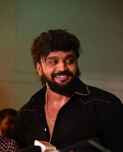 High Value Cash Deal Shock High Court Lawyer Files Complaint with ED and IT Against Actor Dhanveer and Vijayalakshmi