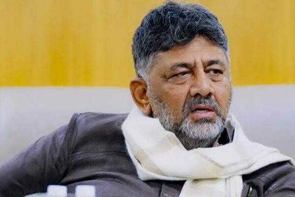 Protest CM DK Shivakumar Urges Farmers to End Strike Assures Implementation of Centre Price Decision