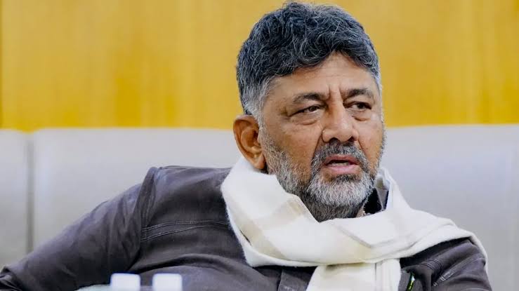 Protest CM DK Shivakumar Urges Farmers to End Strike Assures Implementation of Centre Price Decision